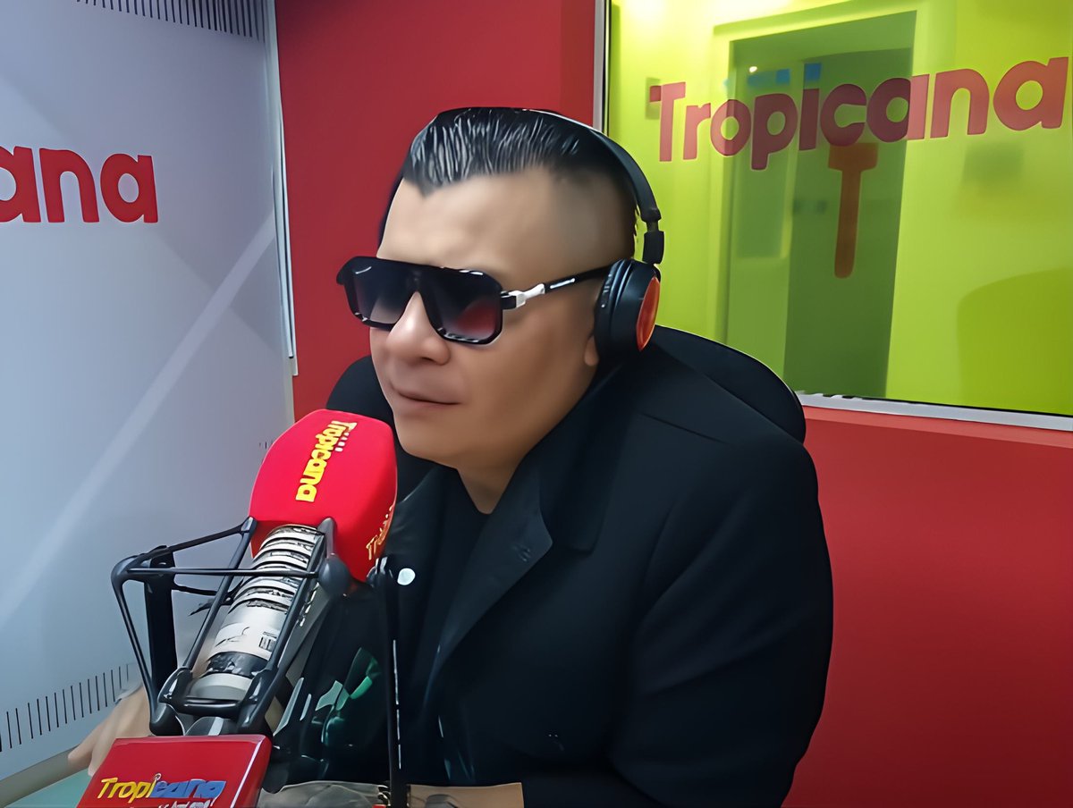 TropiBogota's tweet photo. Alzate en  #CómoAmanecióBogotá 

#Alzate

@alzatemusica https://t.co/aKIUYh13qr