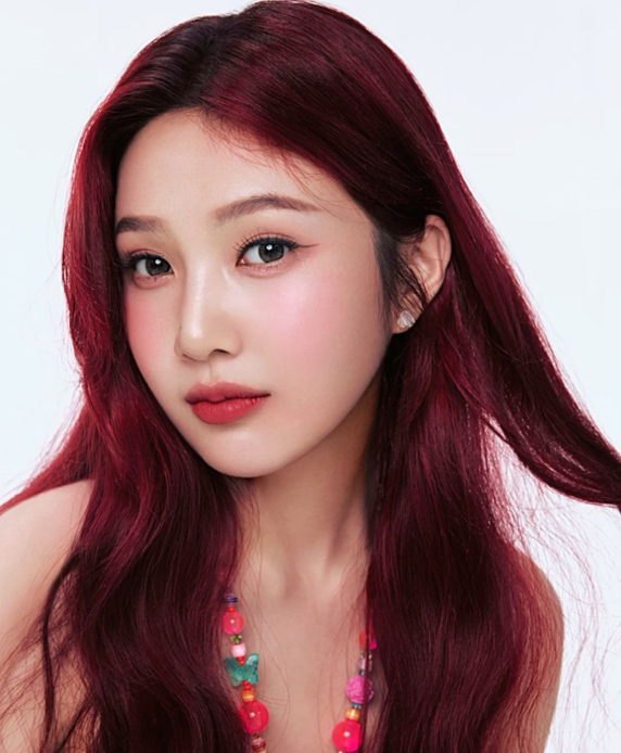 AboutMusicYT's tweet photo. Red Velvet's Joy announces her comeback, out August 18th. https://t.co/sOspHWi7lI
