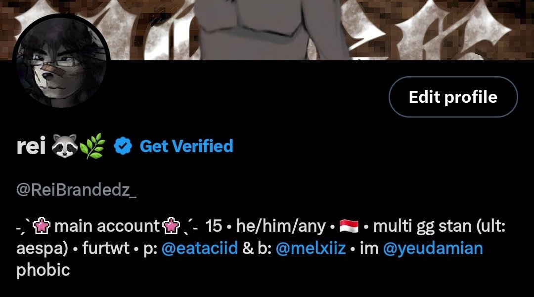 ReiBrandedz_'s tweet image. find the difference