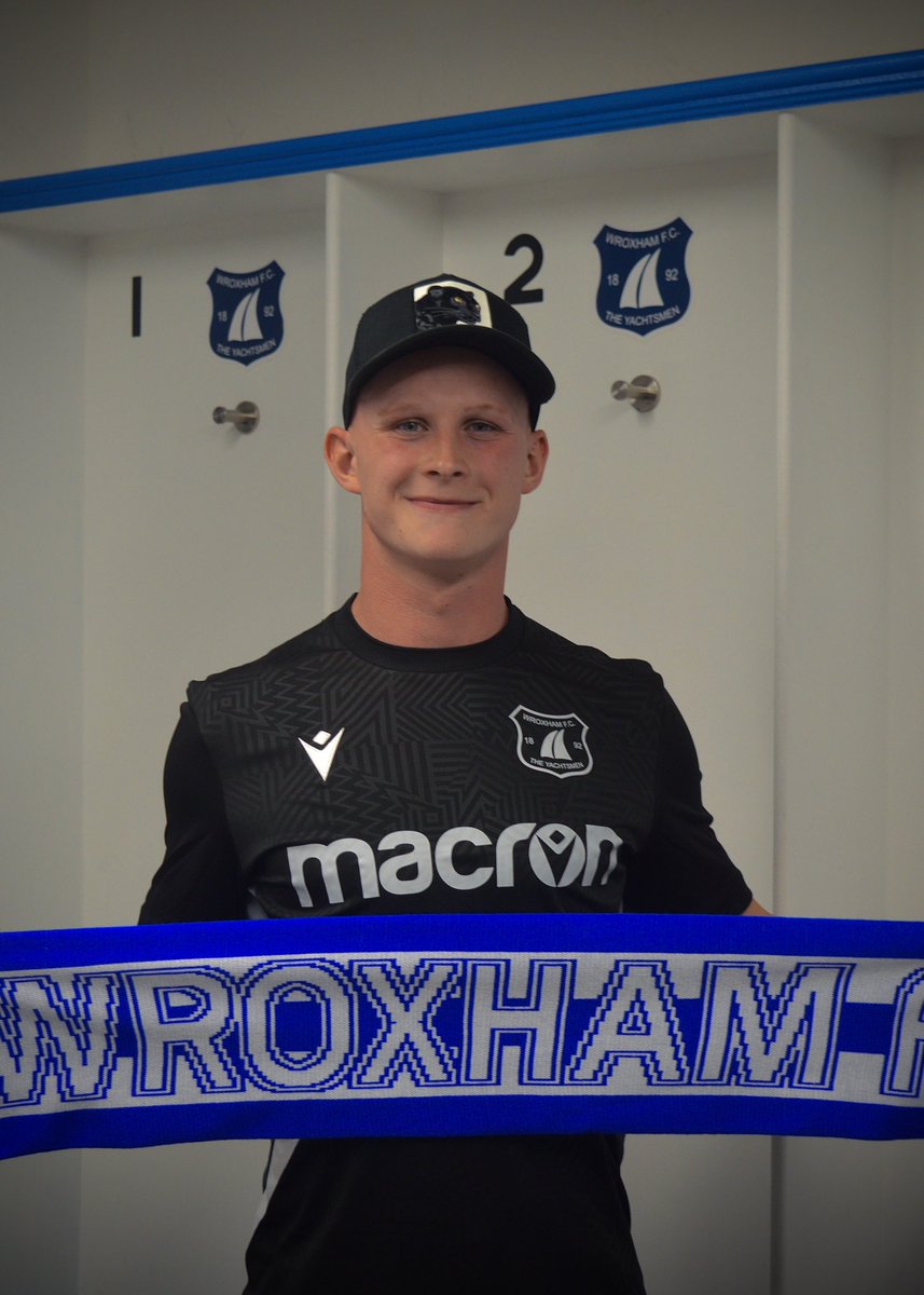 iamreubenlane's tweet photo. New chapter and challenge ⛵️delighted to be here! Up the Yachtsmen! @The_Yachtsmen 

#UTY #ahoy 🤍💙 https://t.co/wsQfrqsboB