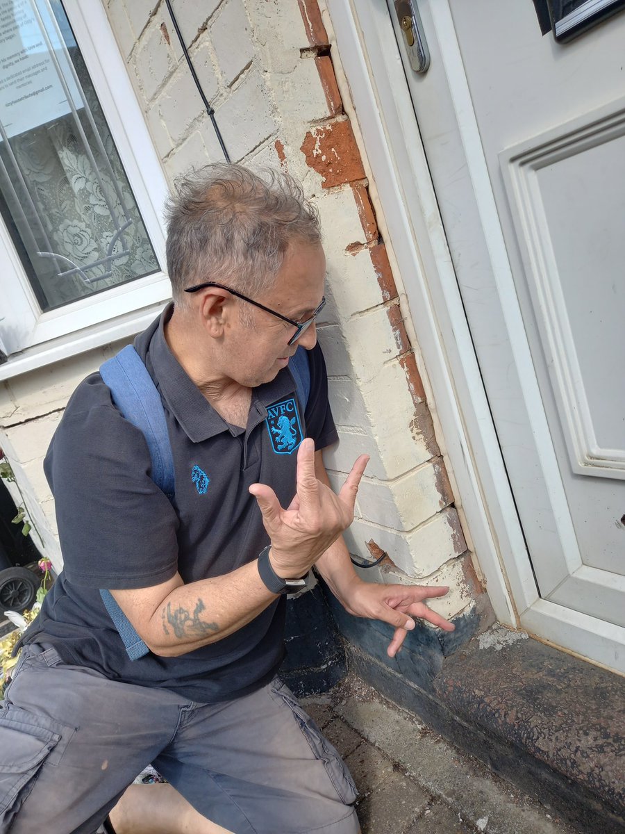 AndrewUllah's tweet image. Yesterday on my visit to 14 Lodge Road l managed to find where Ozzy signed the bricks outside his front door. The top one says John &amp;amp; the one underneath Iron Void 🤘🏼🙏🏽❤️