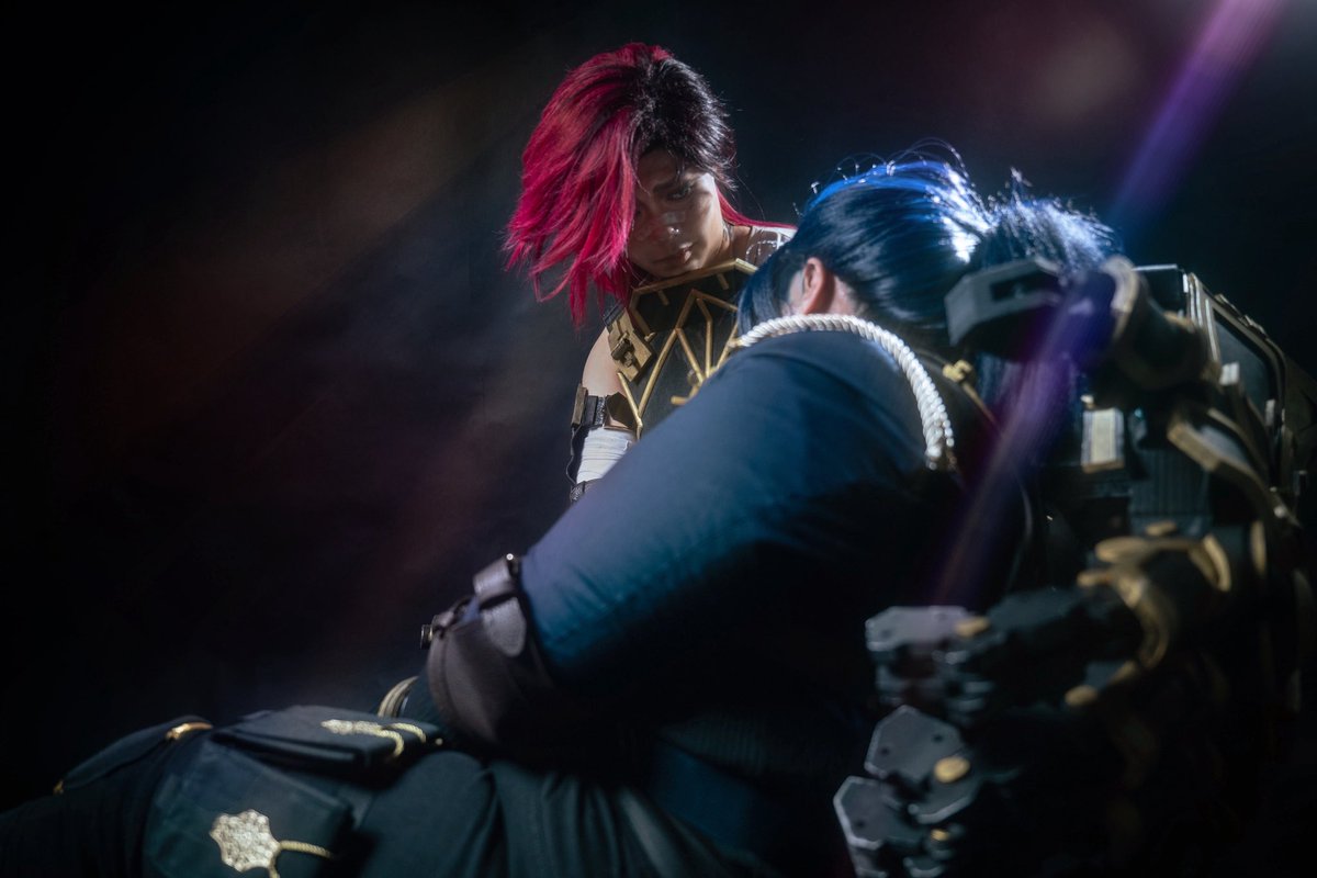 cary0621's tweet photo. 『𝐸𝑣𝑒𝑟𝑦 𝑎𝑐𝑡𝑖𝑜𝑛 𝑠𝑝𝑎𝑟𝑘𝑠 𝑎 𝑟𝑒𝑎𝑐𝑡𝑖𝑜𝑛.』
Act3 Vi cosplay 

#Arcane #Caitvi #arcanevi #ArcaneSeason2 #arcanecosplay https://t.co/RWXy2E4EEo