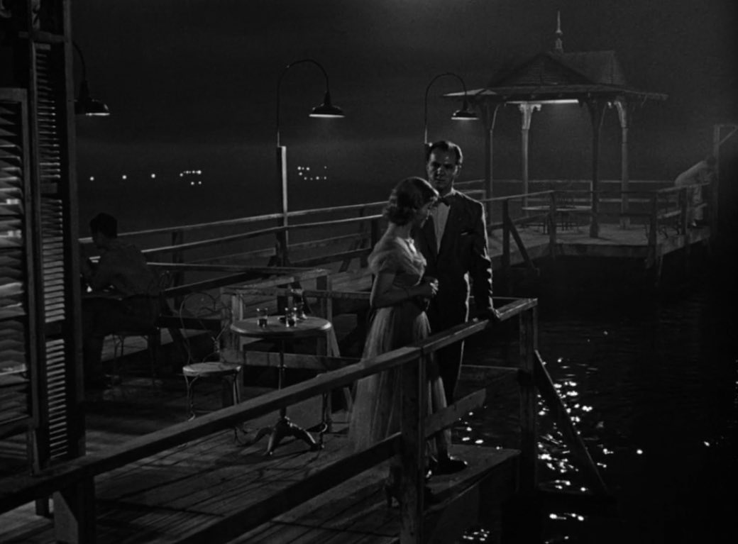 abirabrown25's tweet image. A Streetcar Named Desire (1951) is a beautifully intense film. It's full of slow-burning conflict, haunting truths, and emotional weight. With Blanche’s unraveling, shadow-drenched cinematography, and powerhouse performance by Leigh & Brando, absolutely gripping & unforgettable.
