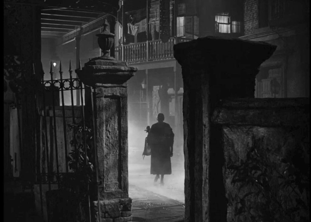 abirabrown25's tweet image. A Streetcar Named Desire (1951) is a beautifully intense film. It's full of slow-burning conflict, haunting truths, and emotional weight. With Blanche’s unraveling, shadow-drenched cinematography, and powerhouse performance by Leigh & Brando, absolutely gripping & unforgettable.