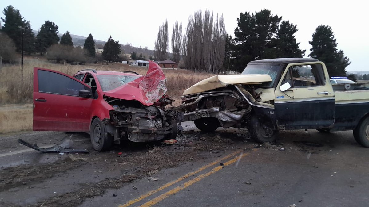 Canal4Esquel's tweet image. Grave choque en Ruta 259 entre Esquel y Trevelin: heridos y alcoholemia positiva.
#accidenteruta259
#SiniestroVial
#esqueltrevelin
canal4esquel.com.ar/grave-choque-e…