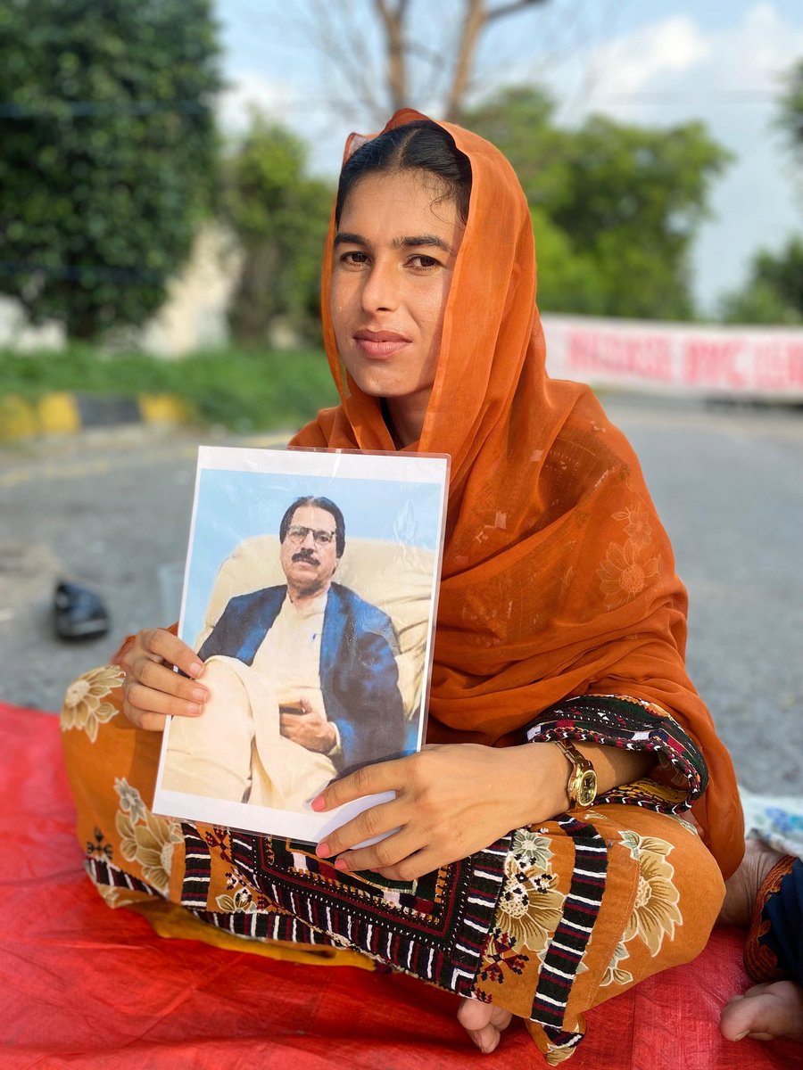 BalochV4Justice's tweet image. Freedom of expression is under attack through collective punishment. The enforced disappearance of Dr. Sabiha Baloch’s father Mir Bashir Ahmed, aims to silence her, a grave human rights violation. Rights groups must act. #ReleaseMirBashirAhmad