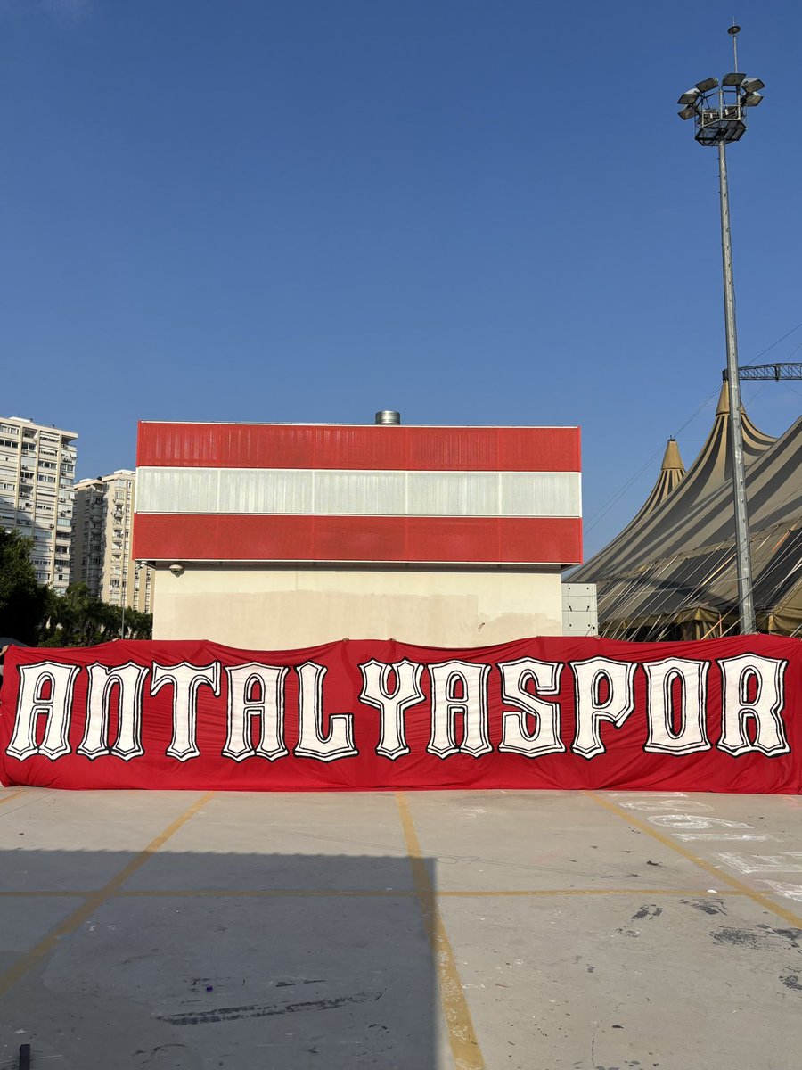 ⚠️ SPOILER

Yeni sezon öncesi pankart çalışmalarımıza hız kesmeden devam ediyoruz.

Daha fazlası yolda… 😉
#07Gençlik #Antalyaspor