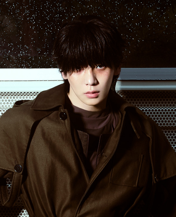 take_the_moon's tweet image. 이컷 먼가 배경이 우주같아서 계속보게되..근데눈빛이미쳣음