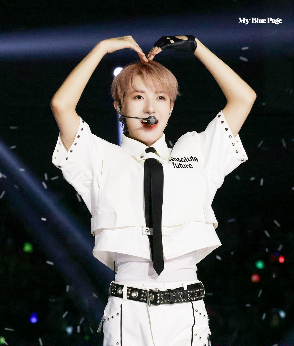 MyBluePage's tweet image. 런쥔이 사랑해

250727 가요대전
#런쥔 #RENJUN