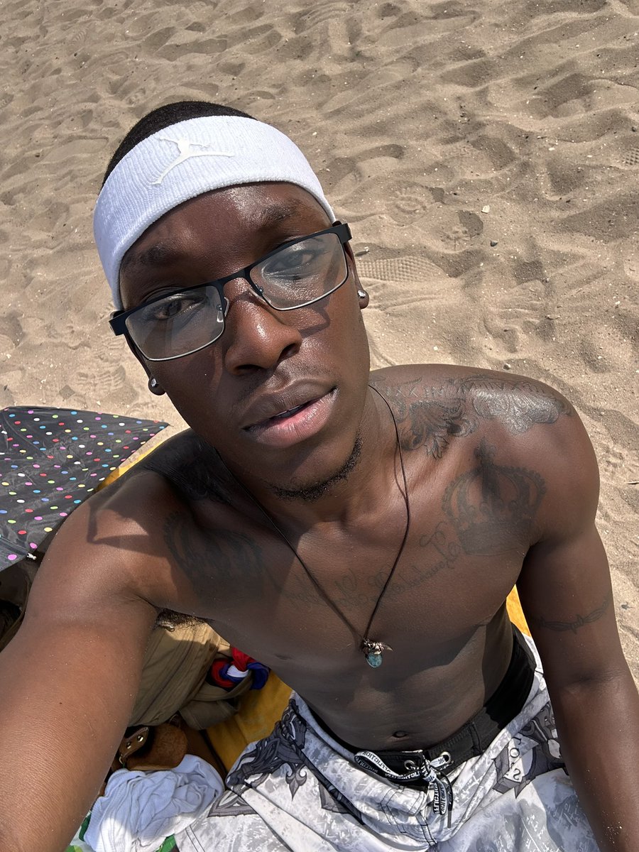 apocalypticwarx's tweet photo. 🏖️ https://t.co/UZdsQHIxMj