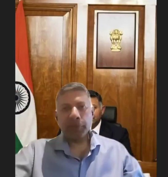 🚨 UK JOURNALIST : "Why is India still buying oil from Russia?"

INDIA’s AMBASSADOR TO UK 🔥🔥:
"Europe continues to buy rare earths from the same country they don't want India to buy oil from. You don't think that's a little odd?"

One rule for them, another for us? New India