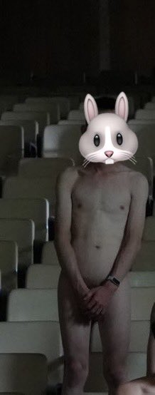 野裸第一次拍照有那麼專業的攝影師🥵
太尷尬了 硬不太起來