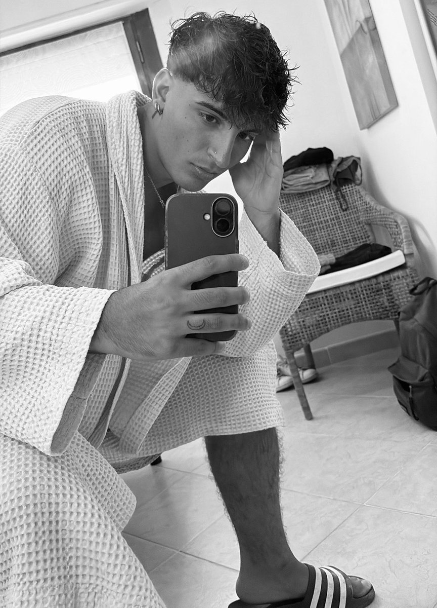 giorgiobsn's tweet photo. fresh out the shower https://t.co/Y97pdGjD3I