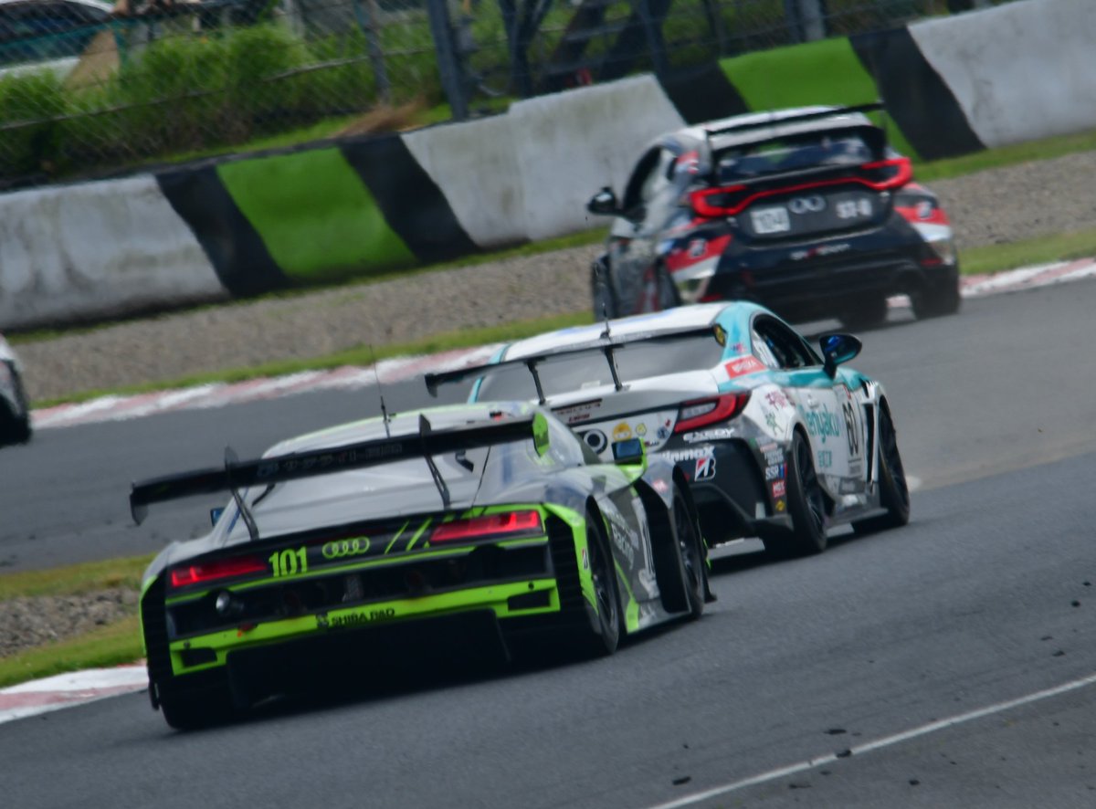 Pp1Zf1's tweet image. 今年初のオートポリスは
「スーパー耐久」
やっぱりモータースポーツ観戦は楽しい(*´ω`*)
久しぶりに一眼レフをガッツリ使いましたわ📸
#スーパー耐久
#オートポリス
#モータースポーツ