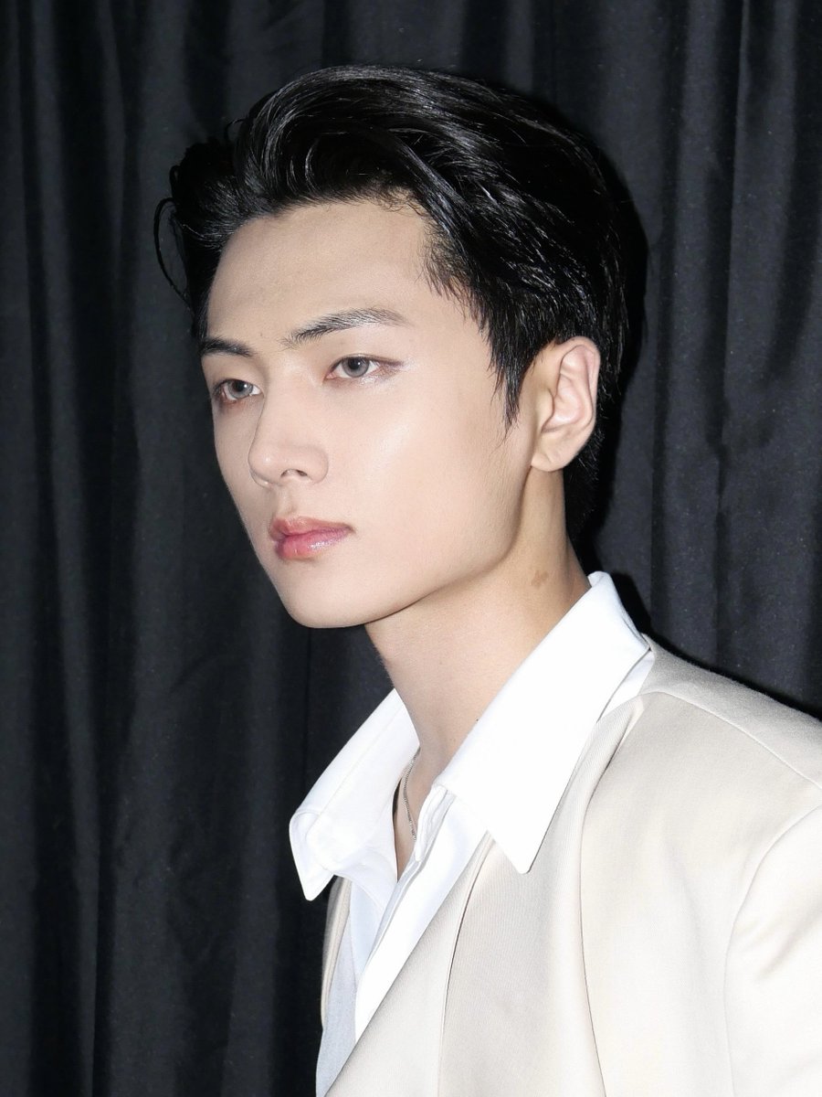 g_md_ri's tweet image. 오r 얼굴