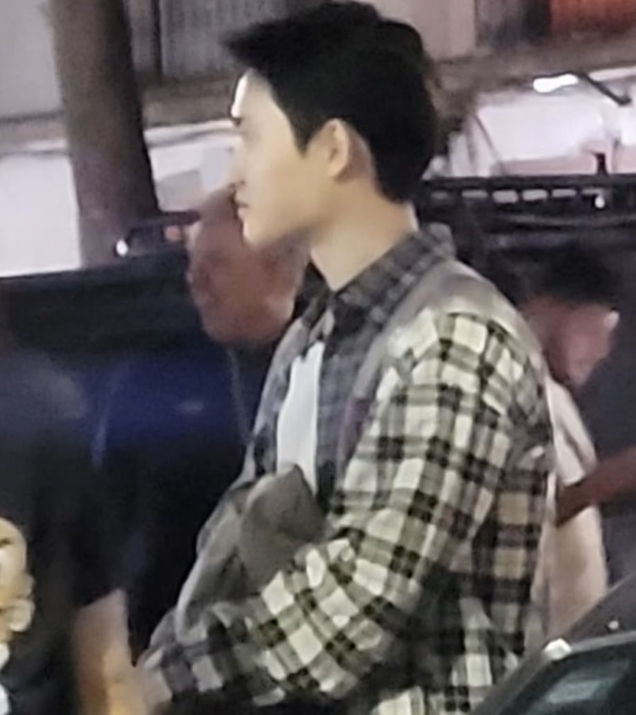 do_d_o_su's tweet image. 도경수 머리 짱많이 길럿다… 너무좋슨…😳