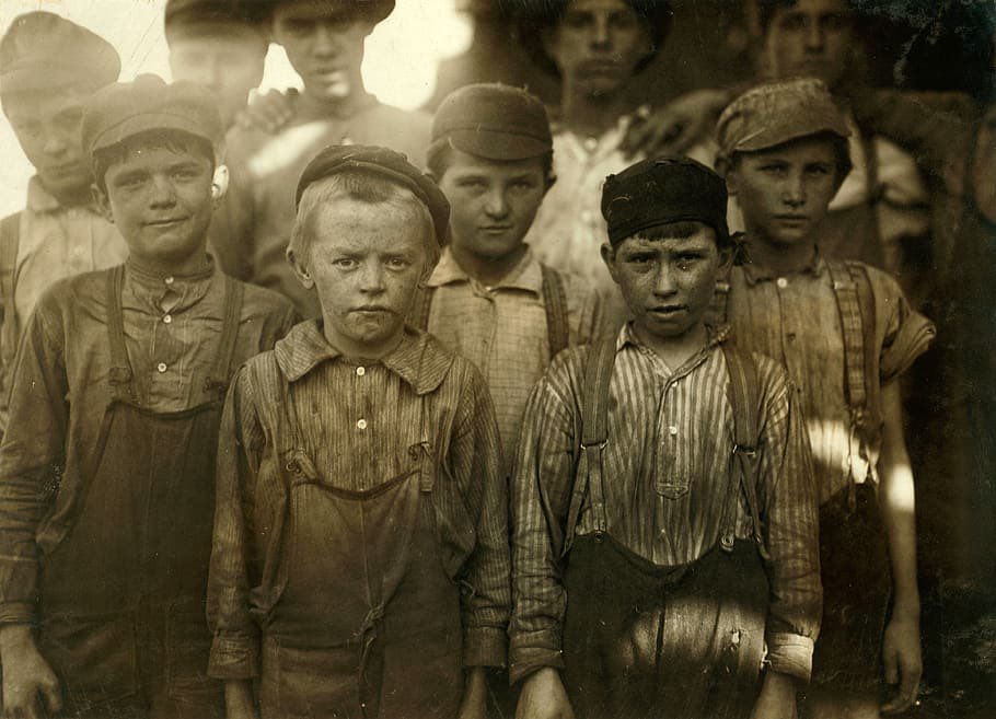 curious_ledger's tweet image. In 1910, these boys toiled at Avondale Mills in Birmingham, Alabama. Child labor was rampant—long hours, dangerous machines, and little pay. Lewis Hine’s photographs, like this one, exposed these harsh realities and fueled the movement for labor reform.