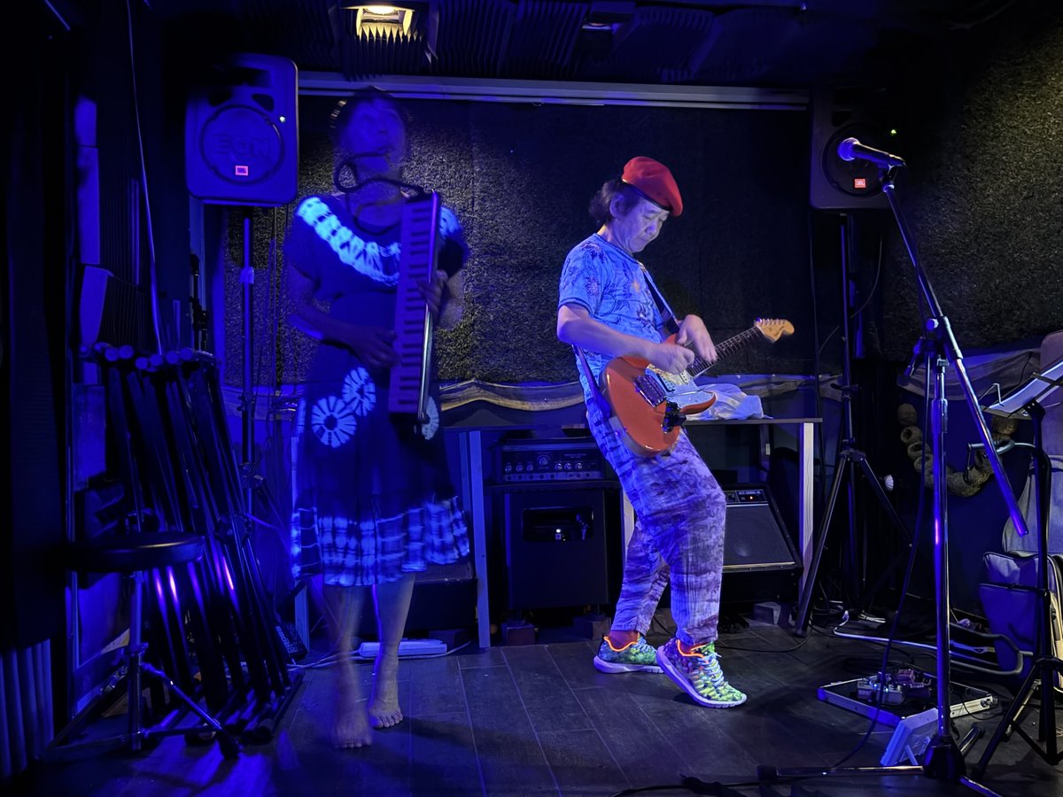 MuzikaKiosk's tweet image. マイ・ウェイ、飾りじゃないのよ涙は などを思い出して、
円熟の吉村さん語り、ギターを堪能する盆がえりライブ🎵
踊りながら安定の鍵ハモを鳴らす、妃美さんのしなやかな強さに、
レジリエンスを感じました👀💃
吉村政信+梅澤妃美
@hitomi269
Oriental Force
「盆がえり」
27 Jury 2025