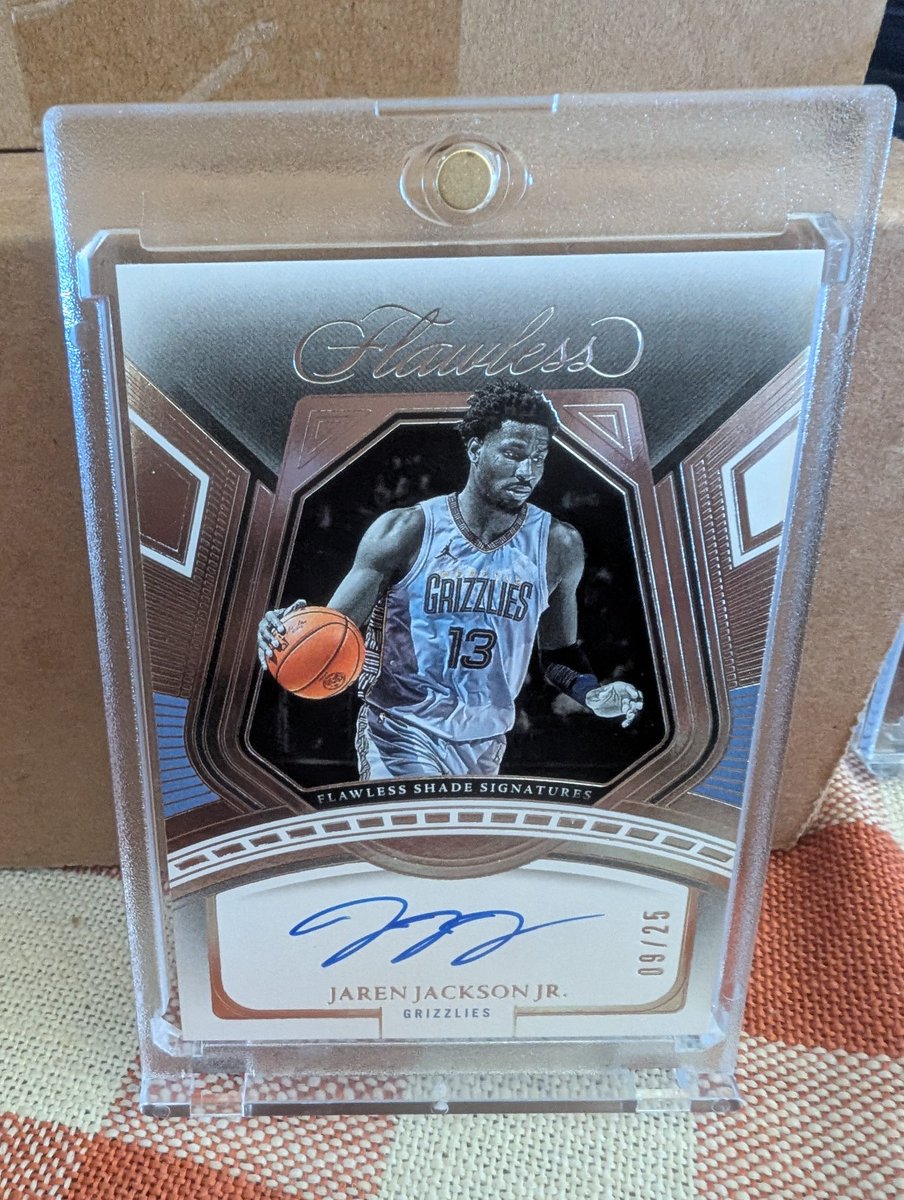 NickVanExelent's tweet image. Got plenty of cards for sale atm... Here are a few....
1996 Topps Jeter signed (auto smeared) - $250
Brock Bowers Rookie Rush SGC 9.5/10 Auto $125
Jaren Jackson Flawless Auto $120
Drake Maye Emergent no huddle PSA 10 - $75
add ship