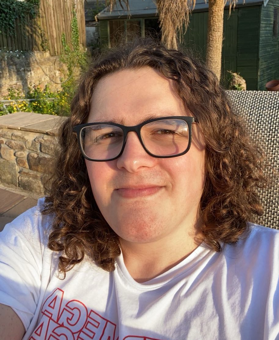 RUSTSICK's tweet image. DID and time distortion is so fucking wild, because sometimes Iβll look in the mirror and genuinely expect to see the first image, but then Iβm flashbanged by the second π