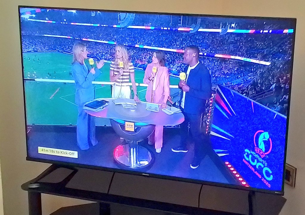 Davros1736's tweet image. Anyone wondering which side to watch the game on , there is a full on @ManCity panel on @BBCOne 🩵🩵🩵👍🏴
@stephhoughton2
@ellsbells89
@kickback_nedum
#COMEONCITY #COMEONENGLAND
@MCWFC_OSC