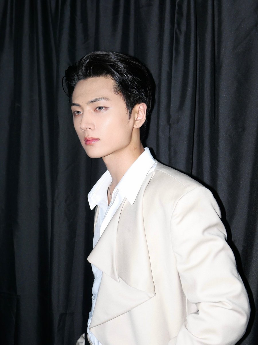 TheJayLand's tweet image. 250728 | WEVERSE 

#JAY 🌟 Wrote a post: 

🐈‍⬛: We had a blast at Gayo Daejeon Summer again this year — cleared! 😎 

#제이 #JAY  #ジェイ #엔하이픈_제이 #ENHYPEN_JAY #JayLand @ENHYPEN @ENHYPEN_members 🦋