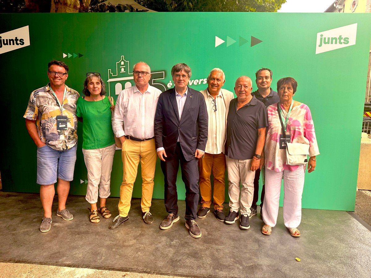 pepcoma's tweet image. Foto amb l’alcalde i regidors de l’Ajuntament de Prats de Molló (Vallespir) i el president @KRLS