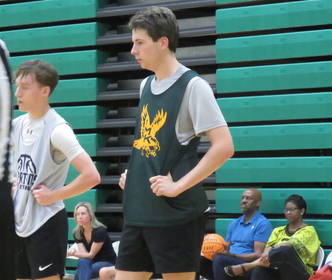 NJHoops's tweet image. 6 foot 4 former Morris Knolls star Kieran Durkin has found his new college home. - bit.ly/458tAKr