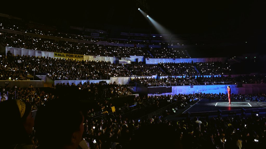 It really was ALL FOR KAI! grabe yung artistry nya. Ang hirap magfocus kung ano titingnan, yung sayaw nya, yung expressions nya, (oo na pati abs nya) literal isa syang living, breathing art! 

Pasintabi sa mga top bias namin dito, pero iba talaga hatak ni Kim Jongin! 🙈

#KAI