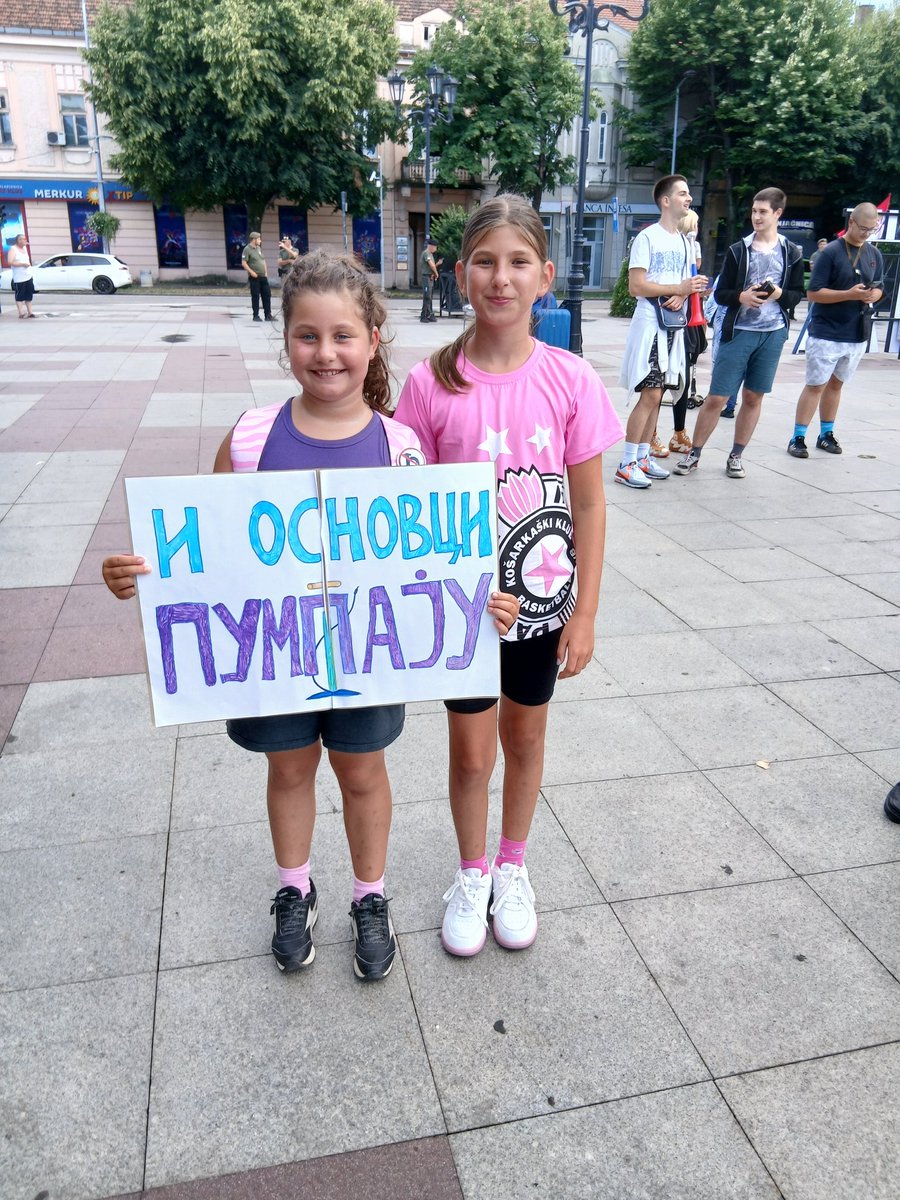 ManakNikola's tweet image. Стигли смо у Руму,
а у Руми!
и ОСНОВЦИ ПУМПАЈУ!