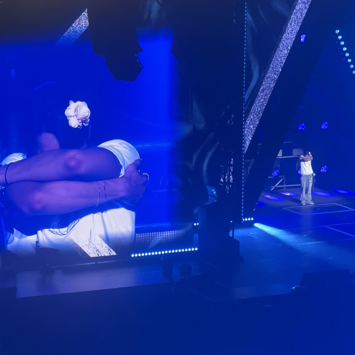 JAEMIPITY's tweet image. AAAAAA literally just wow!!! jongin delivered in every performance hands fucking down 🥹🔥
 
#KAI_SOLO_CONCERT_TOUR
#KAIONinManila
#KAlinMANILA2025