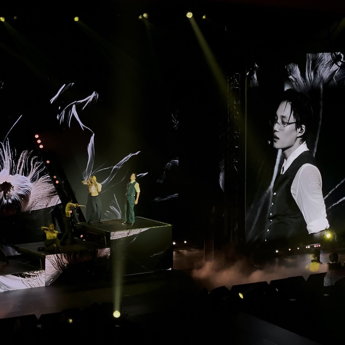 JAEMIPITY's tweet image. AAAAAA literally just wow!!! jongin delivered in every performance hands fucking down 🥹🔥
 
#KAI_SOLO_CONCERT_TOUR
#KAIONinManila
#KAlinMANILA2025