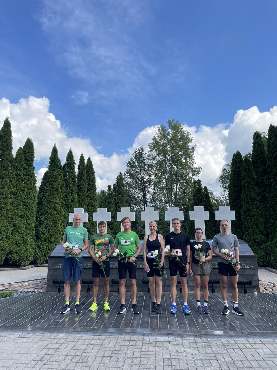 varvuolis's tweet image. Last weekend before departure entirely dedicated to sports: was very glad to join the fellow @LithuaniaMFA colleagues for the iconic relay run in memory of the victims of Soviet hideous attack at #Medininkai border crossing 34 years ago. Great communion with history & team spirit