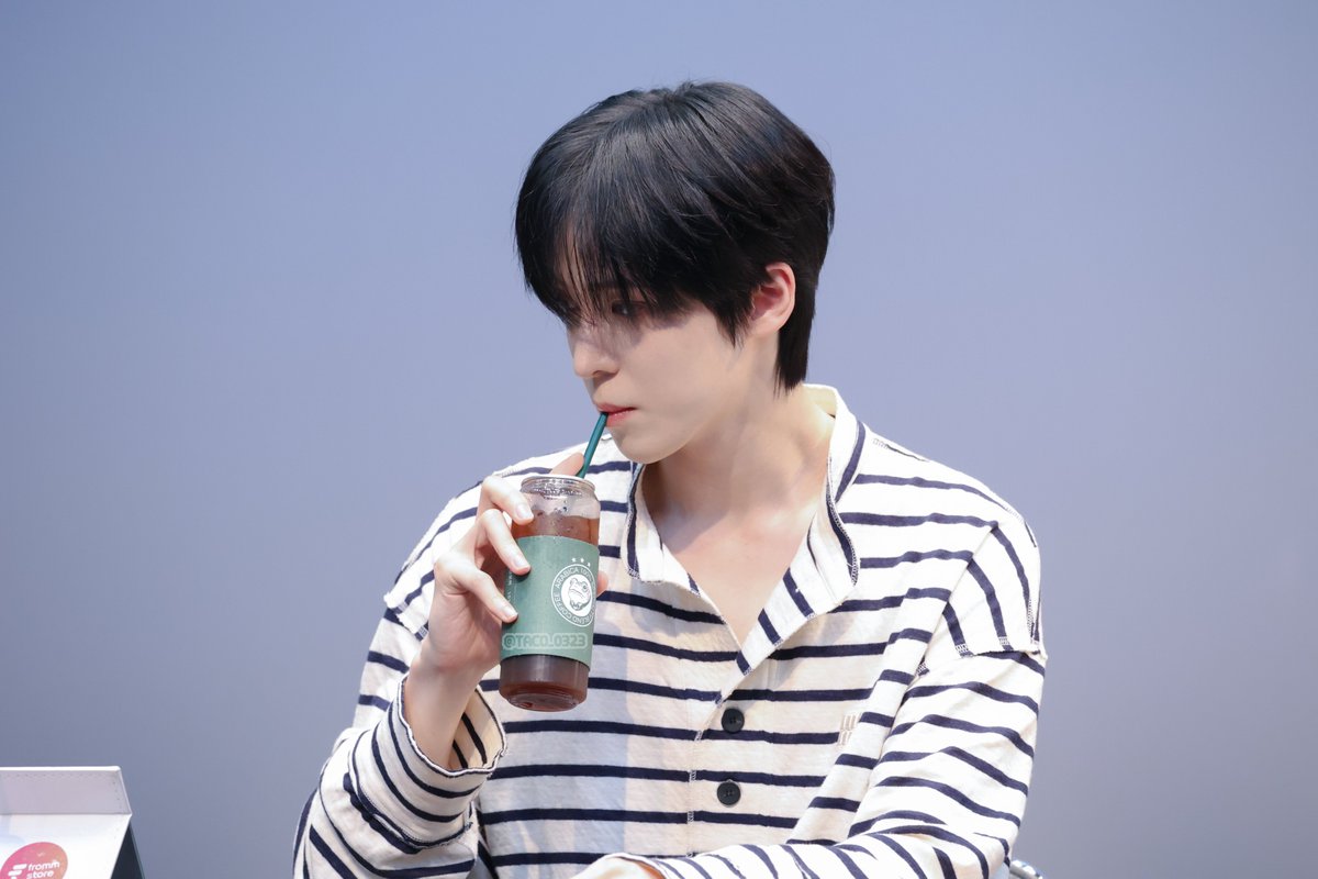 TACO_0323's tweet image. ์คํธ ๊ท์ฌ์ด ์ 1๋
์์๋ฉ ๋ง์๊ณ ๋๋ฌด ์จ์ ์ธ์ ์