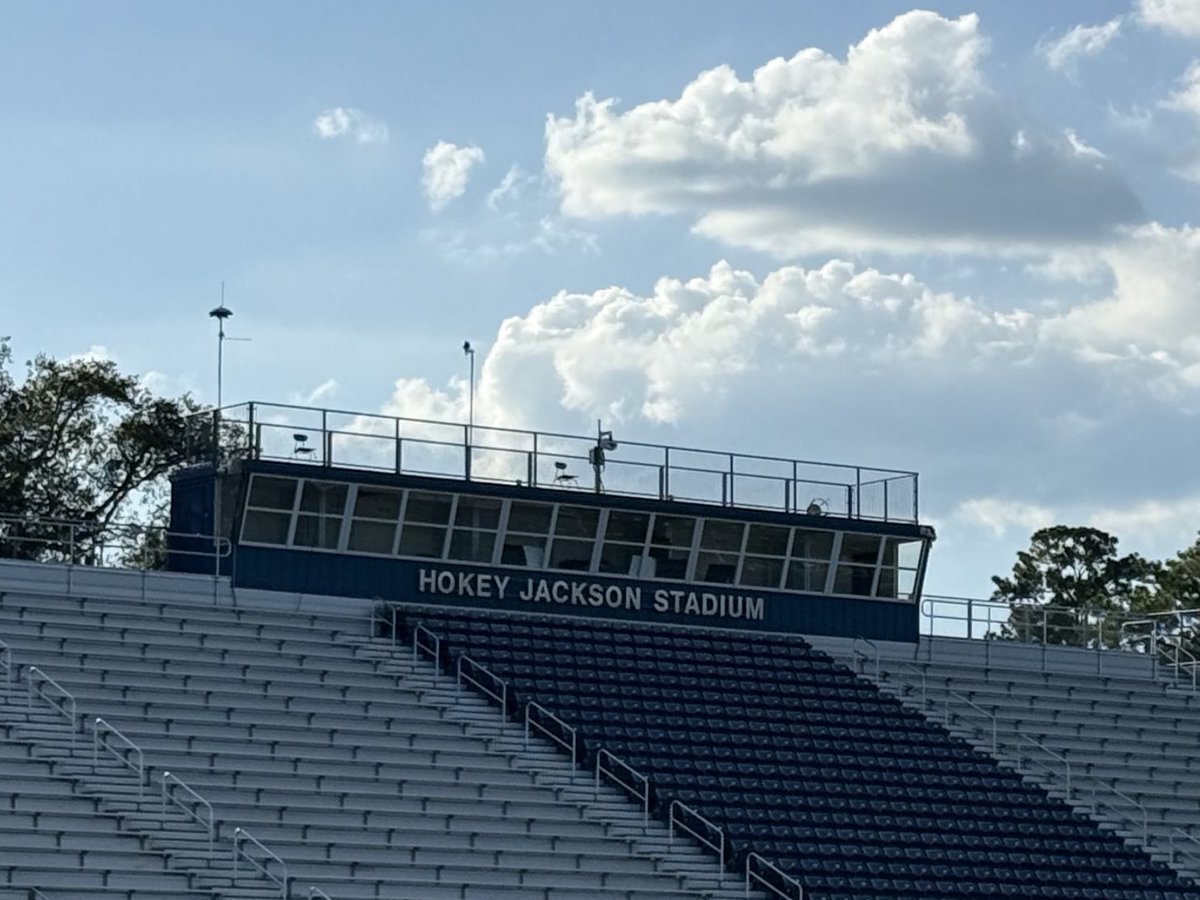 RandomSportsGem's tweet image. Olvey Field at Hokey Jackson Stadium in Hinesville, Georgia! Home of the Bradwell Institute Tigers!

Head Coach: @shonb82