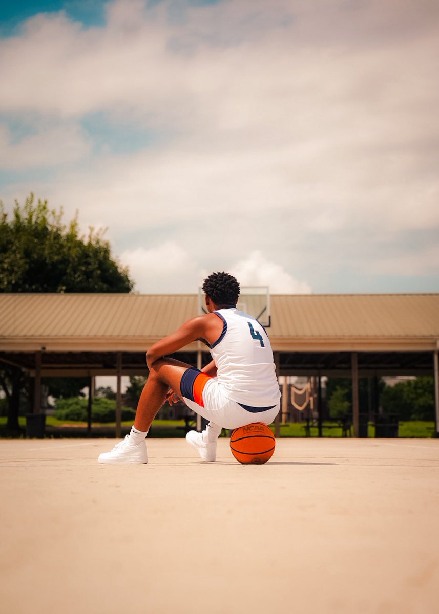 DorienLyles's tweet image. final lap #seniorpics