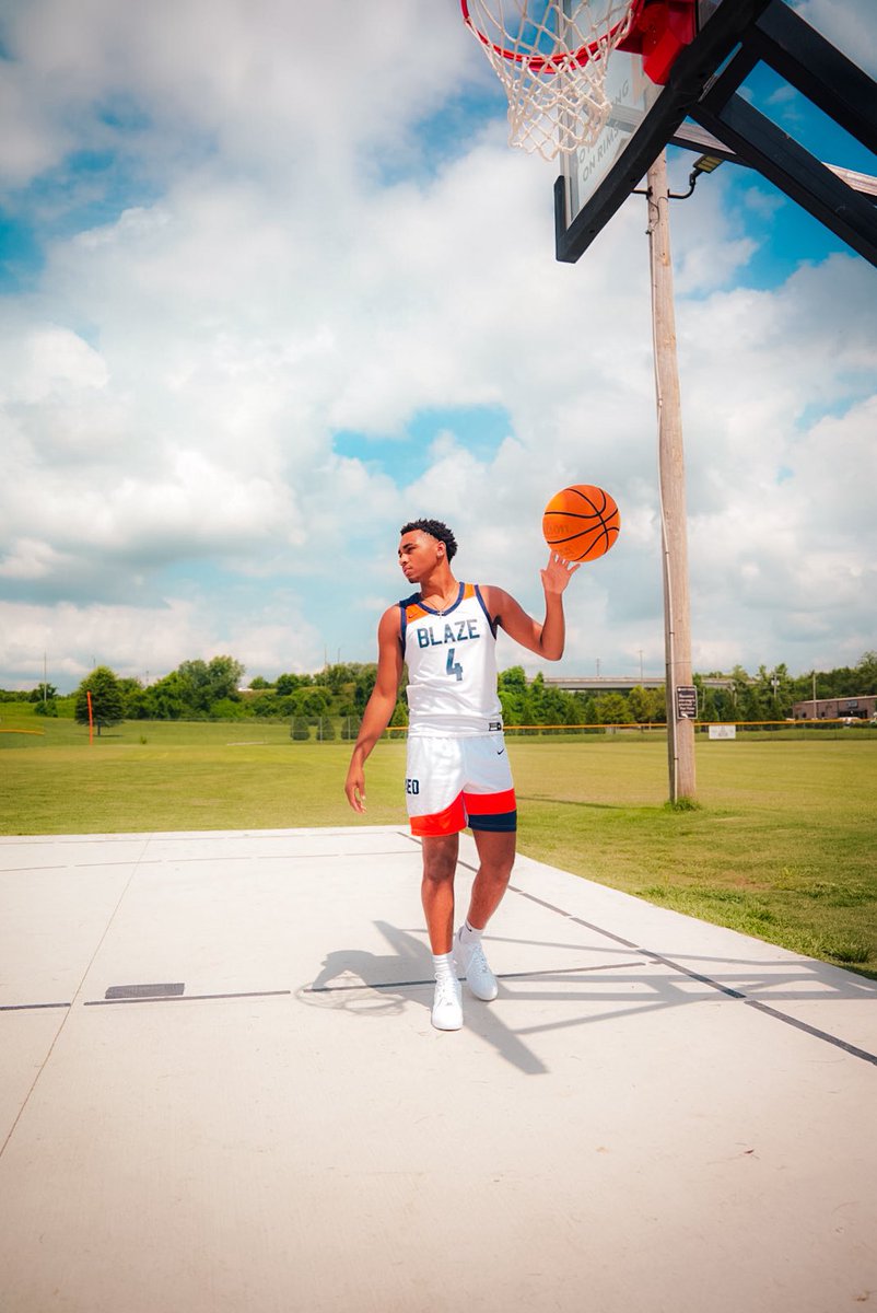 DorienLyles's tweet image. final lap #seniorpics