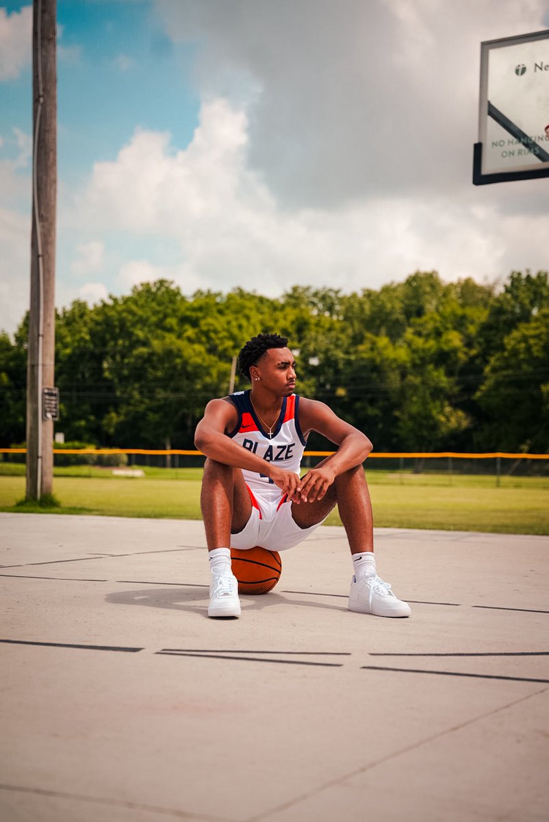 DorienLyles's tweet image. final lap #seniorpics
