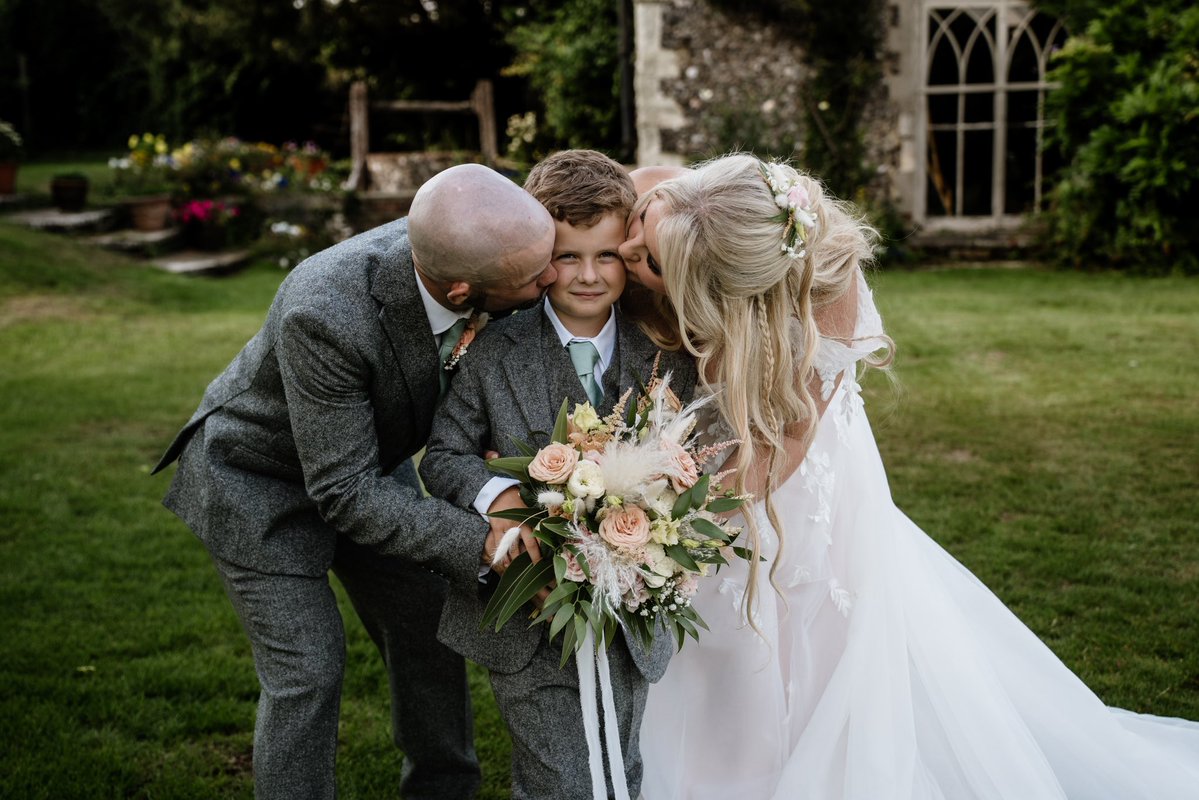 HarryShotta's tweet image. Yesterday was genuinely one of the best days of my life…..
Was so grateful and happy to be renewing our wedding vows after 10 years of marriage in such a beautiful setting with so many family and friends & of course our son, Joseph Elijah ❤️