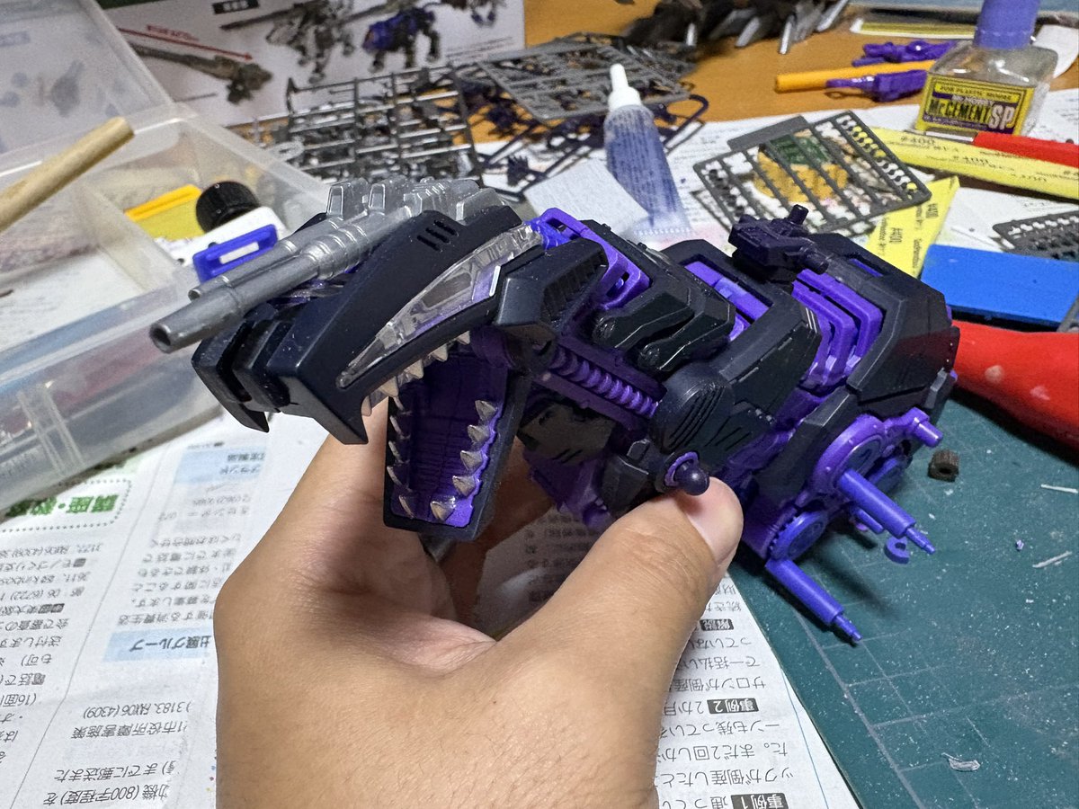 kei0909modeler's tweet image. 電動口パカパカが出来なくなった代わりに頭のポージングが可能になったAZジェノザウラー
電動もこれはこれでアニメ劇中っぽい動きになるかな?