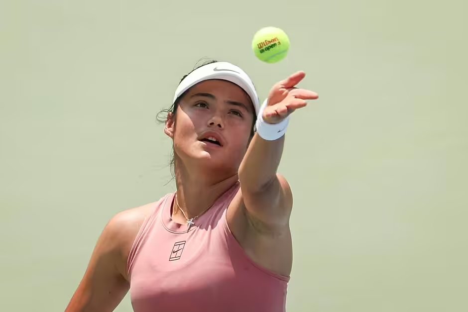 ExpressUSSport's tweet image. Emma Raducanu delivered some "outrageous" tennis, but it wasn't sufficient as she suffered defeat against Anna Kalinskaya
the-express.com/sport/tennis/1…