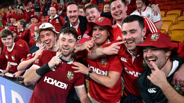 What an epic comeback! The British &amp; Irish Lions overcame an 18-point deficit to beat Australia 29-26, clinching the series with a test to spare!   channelnewsasia.com/sport/late-kee…