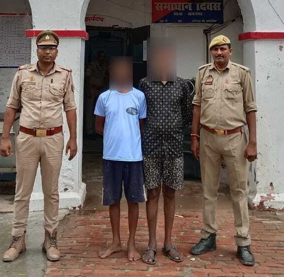 हत्या के प्रयास के वांछित अभियुक्तगण थाना रामनगर पुलिस द्वारा गिरफ्तार #UPPolice #PoliceCommissionerateVaranasi #DCP_Kashi_Vns