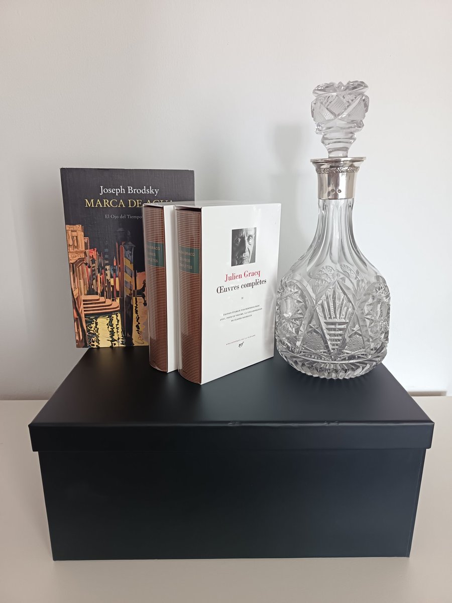 'La belleza es verdad, y la verdad belleza'.

Gracias, queridos Ana Gavilá y Xavier Argente.

🎂🌿