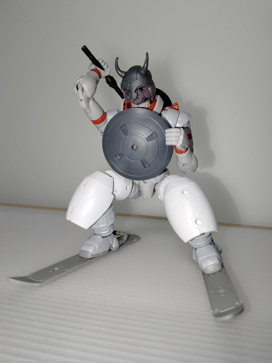 goziyo's tweet image. コンテスト、2体目出します
ゴブリン戦士作りました
スノー板に盾と肩の装甲を前に
取り付けて突撃モードにチェンジ
#MIX30MLコンテスト