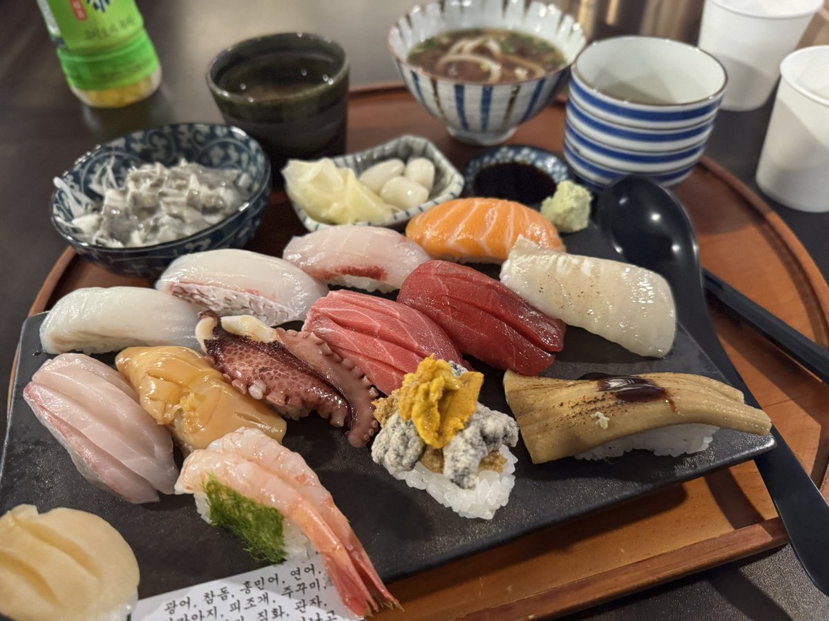 LAT3PARTY's tweet photo. 🍣 https://t.co/XynCF9XeR9