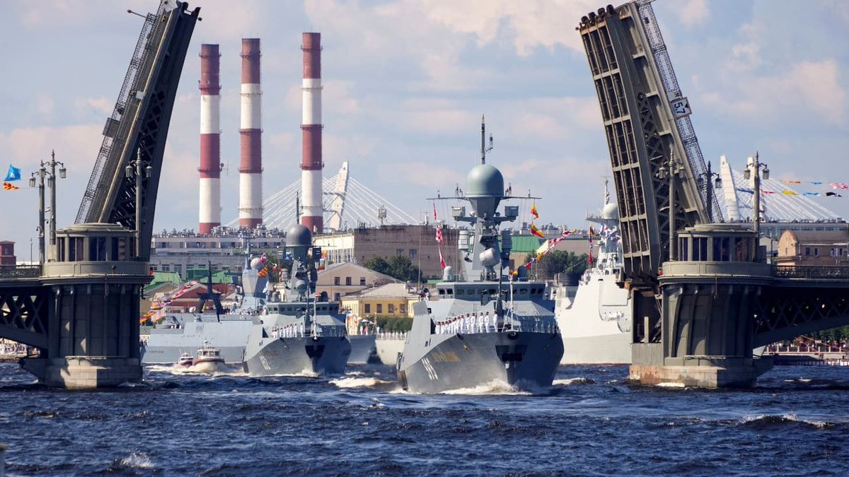 🚨🇮🇳🇷🇺 FROM THE ARCTIC TO THE INDIAN OCEAN, Russian-built warships have powered India’s maritime rise for over 50 years

⚓️ On Russia’s Navy Day, let’s unpack the icons that helped shape the modern Indian Navy 🧵👇