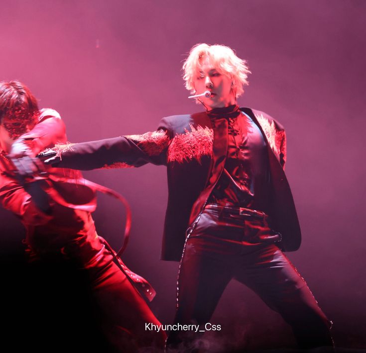 BOXIANx's tweet image. DESCRIBE PSYCHO BAEKHYUN IN ONE WORD: