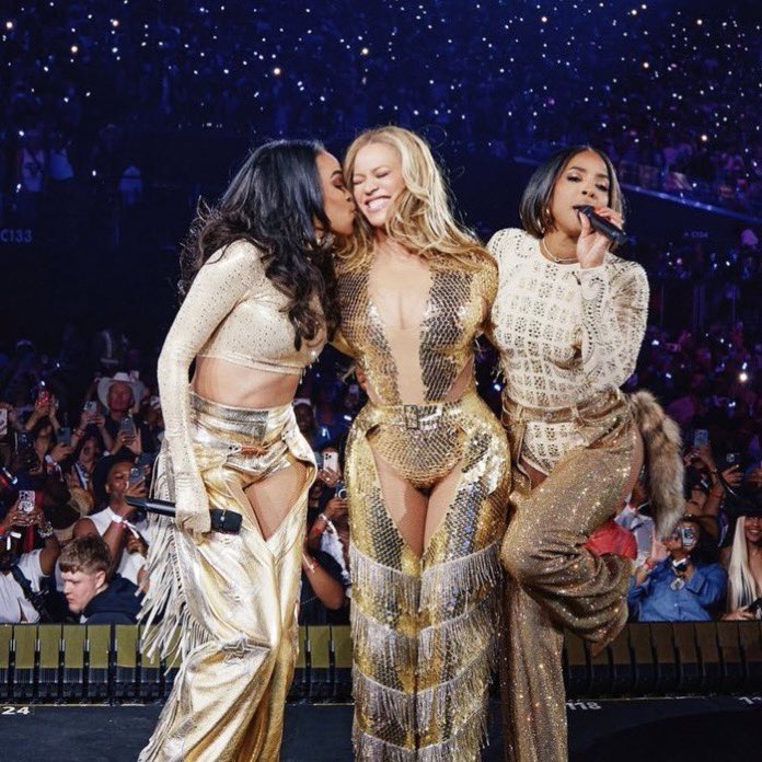 wattspanesar's tweet image. destiny’s child reunions you will always be famous and break the internet ✨