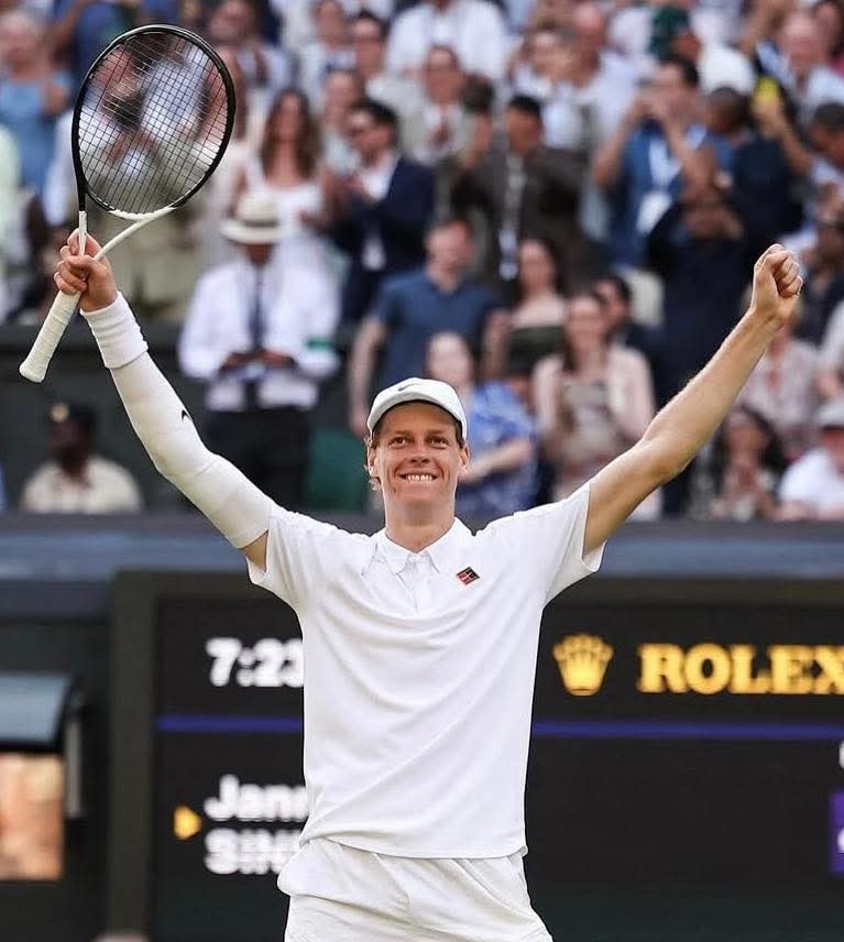 LadyEsme5's tweet image. Due settimane da questi sorrisoni qui 🥹
Sogna, ragazzo, sogna che a volte si avvera 🧡
#Sinner #Wimbledon
